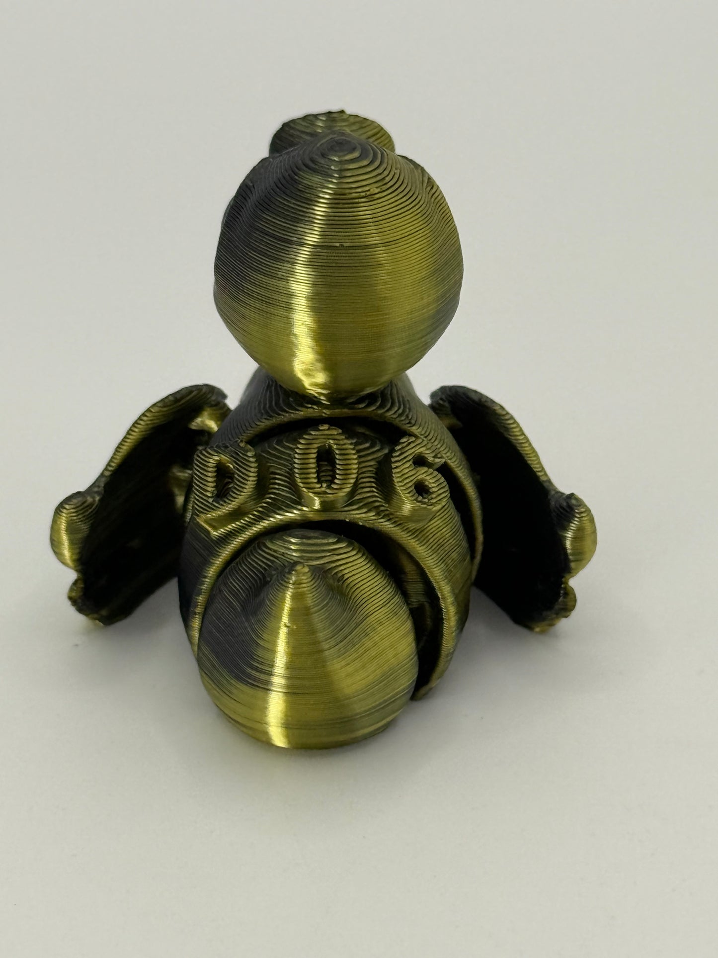 D06: Silk Black Golden
