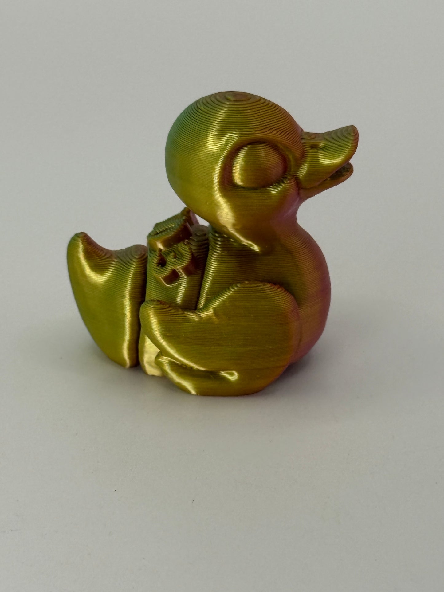T03: Silk Golden Green Rose Red